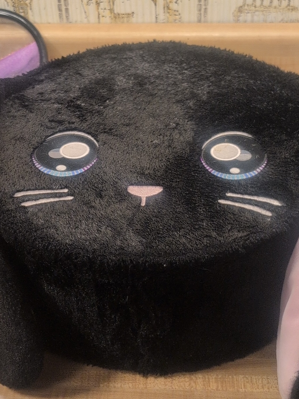 Na! Na! Na! Surprise Black/Pink Round Bunny Carrying Case